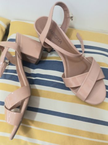 Sandália Mariotta verniz 39