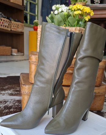 Bota couro verde 37